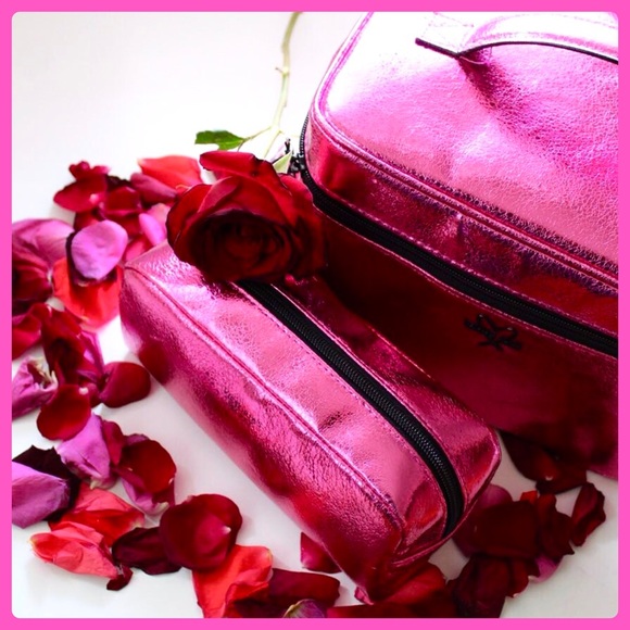 🌸SALE🌸 New Victoria’s Secret Jetsetter - Picture 3 of 5